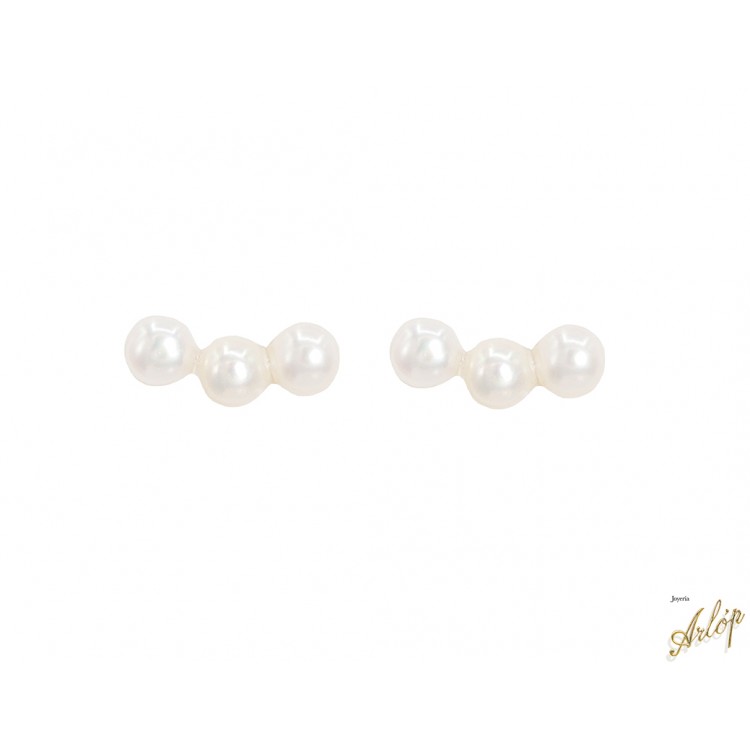 Aretes tipo ear cuff con 3 perlas de agua dulce  en oro amarillo de 18 Kts.