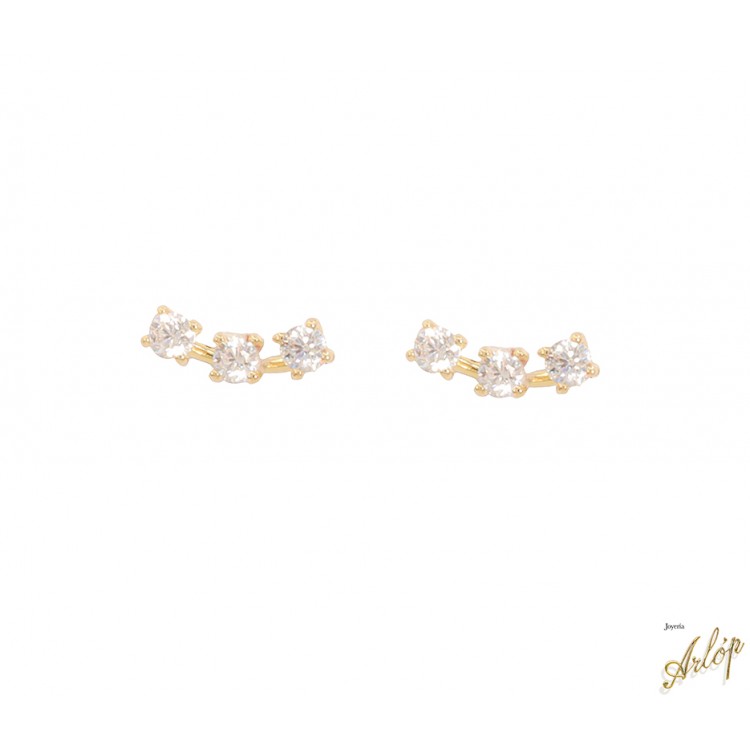 Aretes en oro amarillo tipo ear climber con 3 circones engastados en uñas en oro amarillo de 18 kts